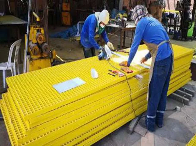 Fabricación de grating metálico en taller